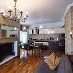 Revalia T1 Airport-Bus Station One-Bedroom Apartment